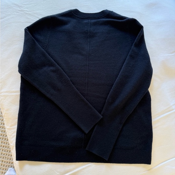 Navy v neck cashmere, size large - Picture 2 of 3